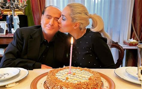 Chi Marta Fascina Compagna Di Berlusconi Il Matrimonio Simbolico