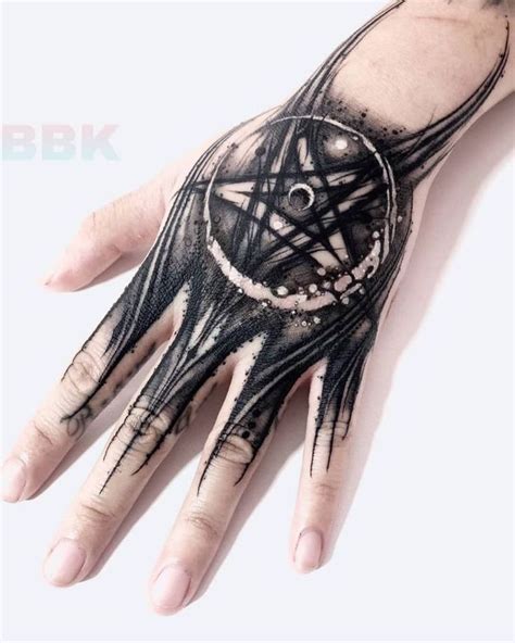 Pin By Melanie On Tatuagens Evil Tattoos Satanic Tattoos Hand Tattoos
