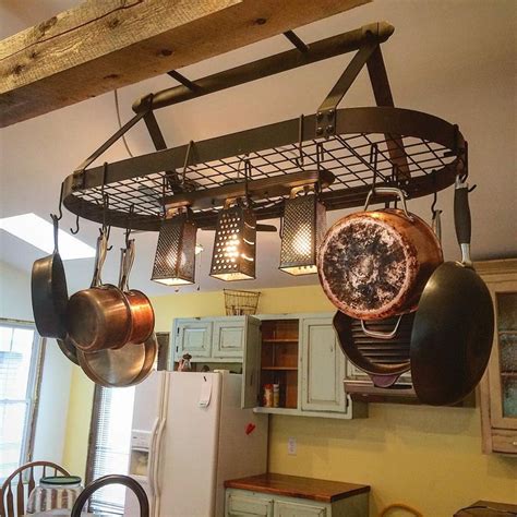 Hanging pot racks are a great way to bring farmhouse charm to any kitchen. 28 mejores imágenes de cuelga pailas en Pinterest ...