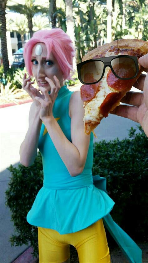pearl from steven universe and pizza steve from uncle grandpa perla steven universe steven