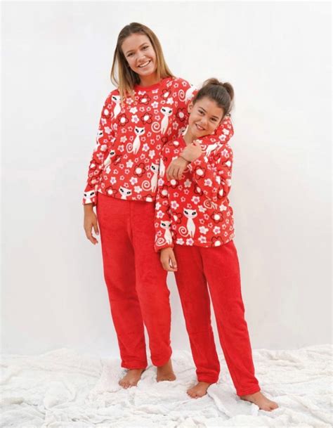 Pijama Madre E Hija Polar Rojo Con Gatitos Pijamas Babelo Pijamas