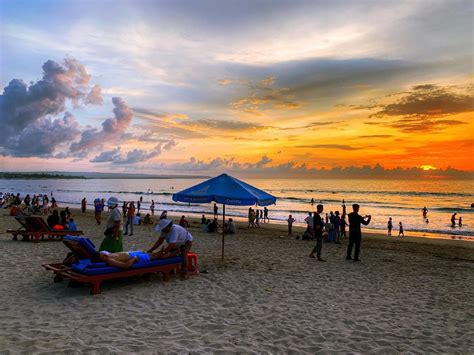 Foto Pantai Kuta Bali Homecare24