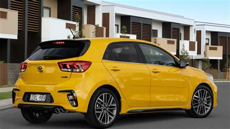 Kia Rio Compact Hatchback India Launch Price And All Details Youtube