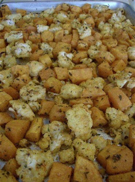Toss the sweet potato and cauliflower with the garam masala, half the oil and some seasoning. Roasted Sweet Potatoes and Cauliflower Recipe