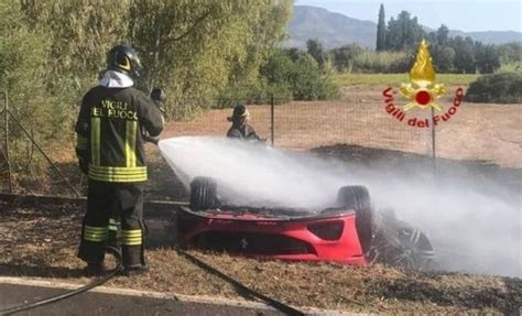 Carambola Mortale Tra Ferrari Lamborghini E Camper In Sardegna Il Tragico Incidente In Un Video