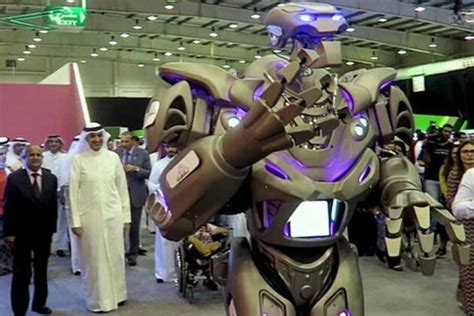 Watch King Of Bahrain With His Robot Bodyguard In Dubai Uae Zenuzz