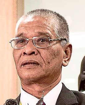 Ehtimol, ulardan biri sizning tanlovingiz bo'lishi mumkin. Noor Rashid replaces Bakri Zinin as Deputy IGP | The Star