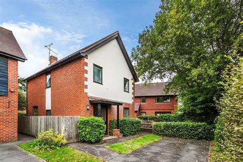 Church Lane Oxted Rh8 2 Bed Detached House £650000
