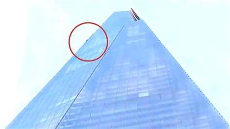 Daredevil Climbs Londons 1017 Ft Shard Skyscraper Without Ropes Watch