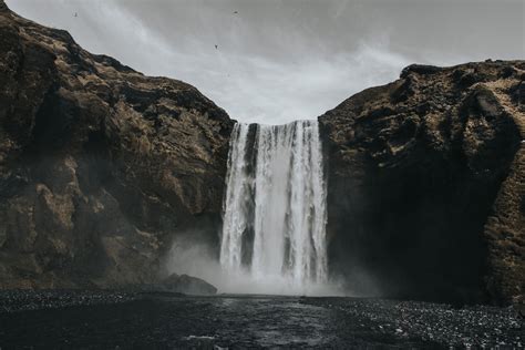 Skogafoss Falls Iceland Waterfall Hills River 5k Wallpaper