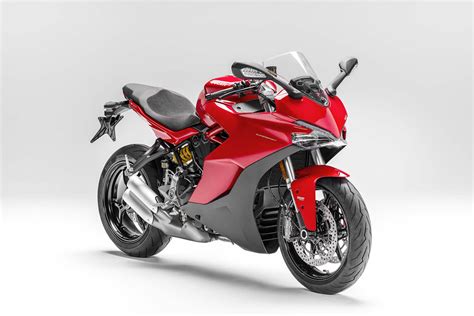 With new bikes from bmw, ducati, yamaha and kawasaki setting the world alight in the new 200bhp club, we couldn't resist getting the new bikes together on track and on the test strip to see how they. 2017 Ducati SuperSport - The Sport Bike Returns - Asphalt ...
