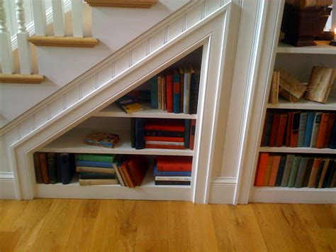 15 Functional Libraries Under The Stairs For Better Use Of The Space