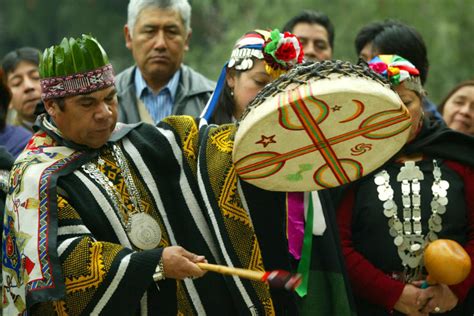 Mapuches Reconocimiento constitucional y participación política para
