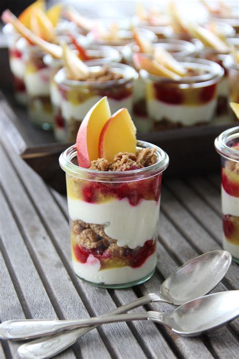 Rufen sie uns an unter: Mango-Himbeer Cheesecake im Glas | Emma's Lieblingsstücke