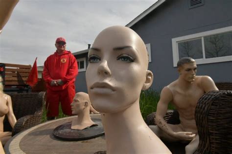 My neighbor from a couple of doors down and i had a long running feud. Man Gets Revenge On Nosy Neighbor By Having A Mannequin ...