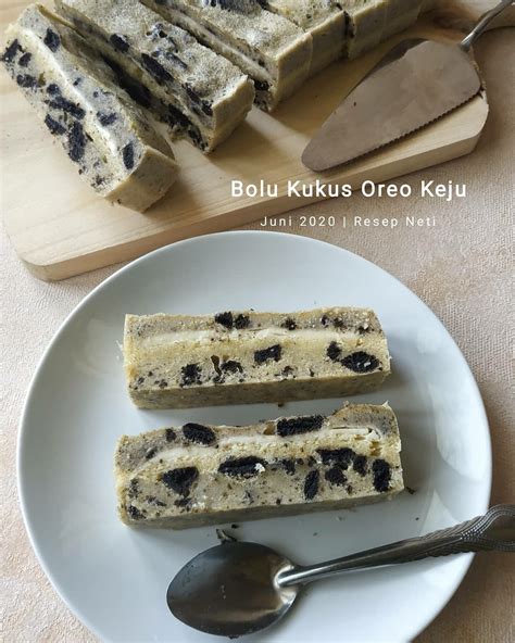 Biscuit cake is one of the easiest and yummy cake one can make. Bolu Kukus Oreo Keju di 2020 | Oreo, Camilan, Keju