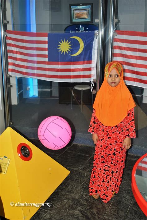 Pusat pengajian sains dan teknologi makanan. Alami Terengganu: Pusat Sains dan Kreativiti Terengganu (PSKT)
