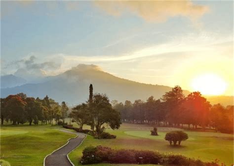 Pecinta Golf Berikut 6 Wisata Golf Di Bali Lengkap Dengan Keindahan