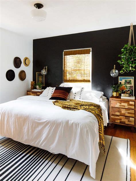These coordinating bedroom accents add a chic touch to your haven. Black Accent Wall Ideas To Make A Bold Statement in Any ...