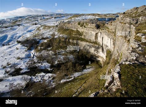 Malham Cove Winter Snow Yorkshire Dales National Park England Uk Gb