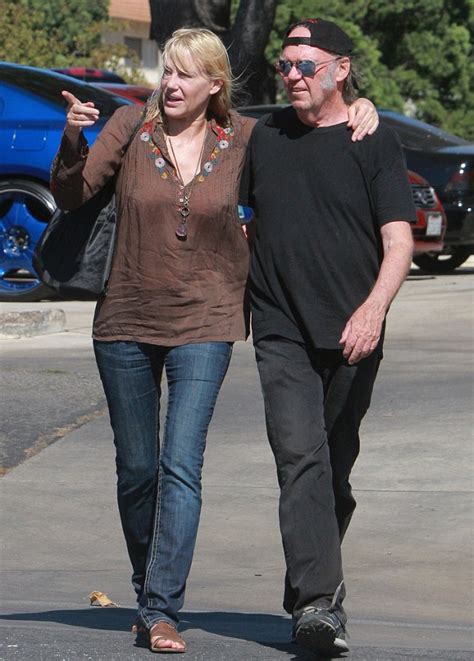 Neil Young And Daryl Hannah Enjoy Date Together Daily Mail Online