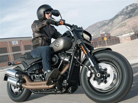 New motorcycle pricing includes all offers and incentives. Harley-Davidson 2018 Softail Range Launched In India ...