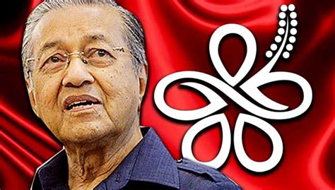 Mahathir mohamad, tan sri muhyiddin yassin, dato' seri hj mukhriz mahathir dan segenap kepimpinan bersatu dari seluruh malaysia. Dr M: Bersatu jadi parti Melayu untuk raih sokongan ...