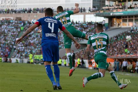 Now they would help me a lot with a fav and rt people, plisss and i do not ask for so much. Santos vs Cruz Azul jornada 7 apertura 2018 - TAR.mx