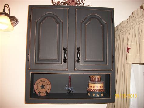 How cheaply can these bathroom vanity makeover be done? Finished Bathroom wall cabinet with black chalkboard paint ...