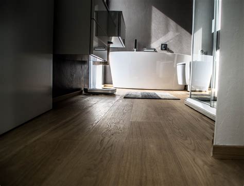 Da oltre 15 anni ho il parquet di ciliegio in bagno ma ho seguito il consiglio dell'idraulico installando la scatola sifonata. Parquet in bagno: sì o no? - OM LEGNO