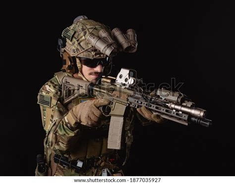 Soldado De La Fuerza Delta Fuerzas Foto De Stock 1877035927 Shutterstock