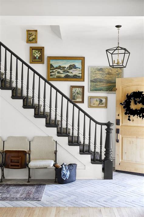 Creative Staircase Wall Decorating Ideas