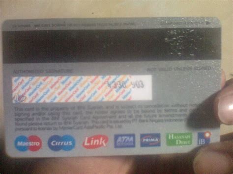 Pihak bank memberikan kemudahan bagi nasabahnya untuk berbelanja di mesin edc, sebuah mesin kecil untuk bertransaksi belanja di ritel, tanpa perlu menggunakan uang tunai. Cara menggunakan ATM (Anjungan Tunai Mandiri)