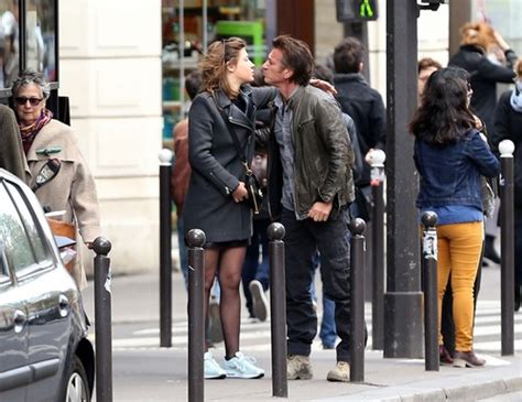 Pourtant ses récentes entrevues avec adèle exarchopoulos ne semblent pas liées à un quelconque flirt. Sean Penn Caught Cheating: Kissing French Actress Adele ...