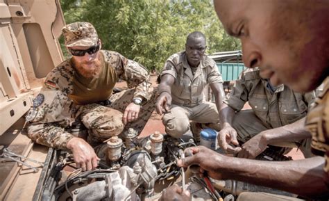 Nach dem neuen putsch durchs militär in mali schwindet in deutschland der rückhalt für den einsatz der bundeswehr in dem westafrikanischen krisenland. Klima in Mali legt Bundeswehr-Fahrzeuge lahm , Weitere Länder