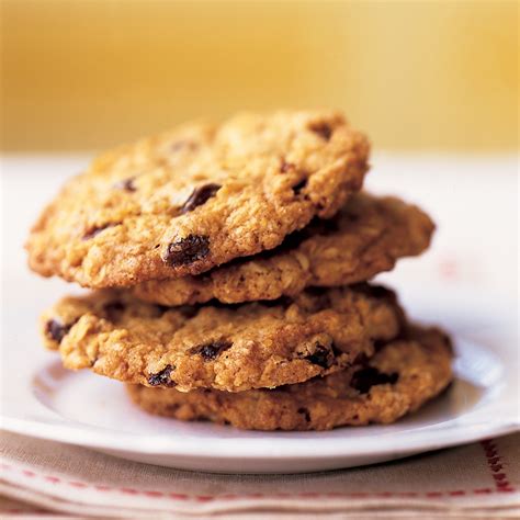 Scopri ricette, idee per la casa, consigli di stile e altre idee da provare. cranberry pecan cookies martha stewart