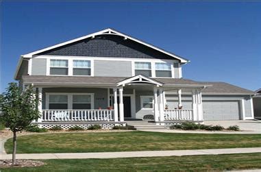 Craftsman house plans have been a popular favorite among builders and home buyers for centuries. Craftsman House plans between 1600 and 1700 square feet