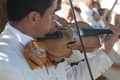 Mariachis In White Attire Mariachi Music Instruments Violin