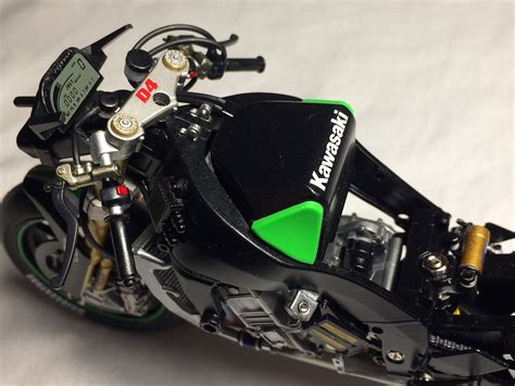 Kawasaki Ninja Zx Rr Bike Plastic Model Motorcycle Kit Scale