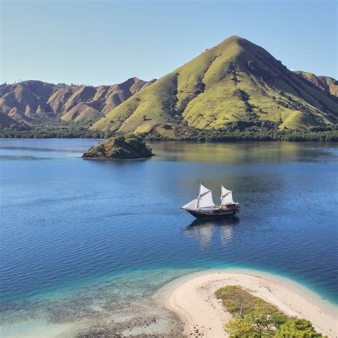 Labuan Bajo Tour Open And Private Trip From Flores