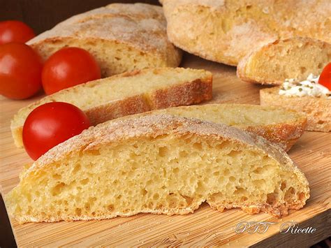 Avevo in casa la semola di grano duro e non sapevo come utilizzarla! Ciabattine di pane di grano duro senza impasto - PTT Ricette