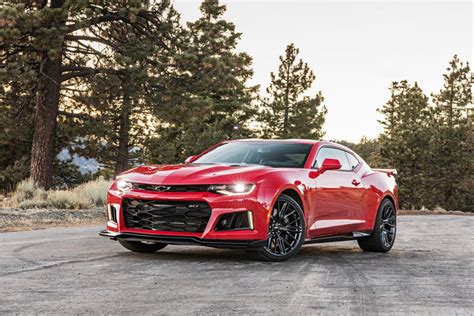 2020 Chevrolet Camaro Zl1 Coupe Front Angle View Carbuzz 477730 840x560