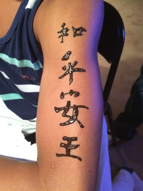 Made with a dye produced from the henna plant, henna tattoos. #12 peace, honesty, tranquility, king | Mehndi designs ...