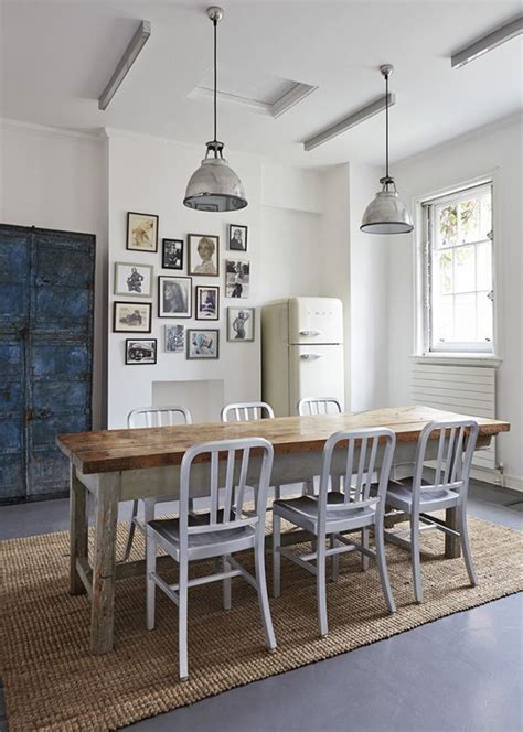 Las mesas de cocina, coronadas con un elemento como la madera, traen consigo siempre un aire de calidez y armonía muy placentero, que otros materiales como el pvc o el metal no logran conseguir. Decorar con mesas de madera | dpto | Mesas de madera ...