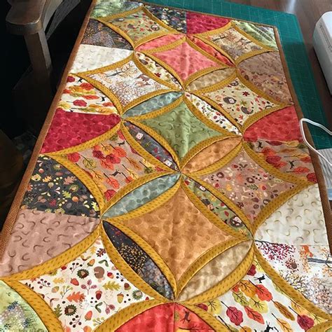 We Are Making Cathedral Windows Patchwork Today With Stuarthillardsews