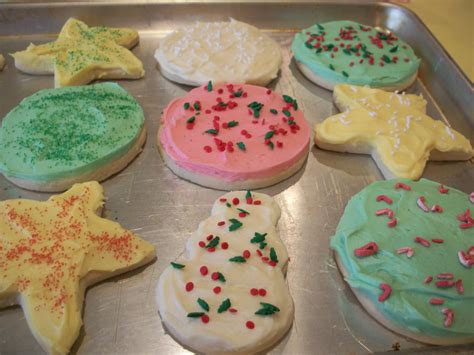 Soft Christmas Sugar Cookies W Cream Cheese Frosting
