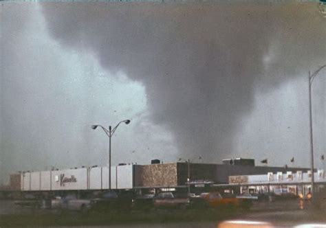 Видео tornado of 1967 канала librarygeek44. 1967 tornado in Oak Lawn Never forget.... | Oak lawn, Oak ...