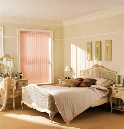 For years the standard in bedroom window treatments was the popular curtains known as priscillas. Stunning Window Treatments for Bedrooms | Window ...