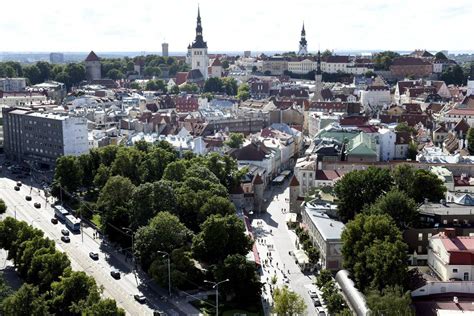 Pienessä korttelissa sijaitsee Tallinnan kulttuurin sydän - Telliskivi ...