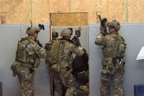 Green Berets Showcase Mastery Of Lifesaving Self Defense Skills In